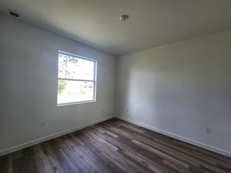 737-739 Meadow Rd — Photo 18