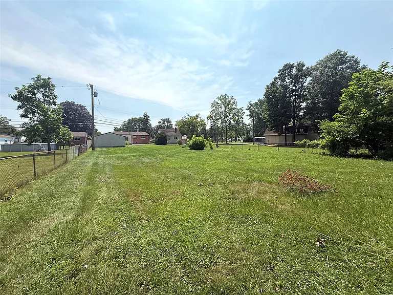 28476 Marquette St — Photo 14