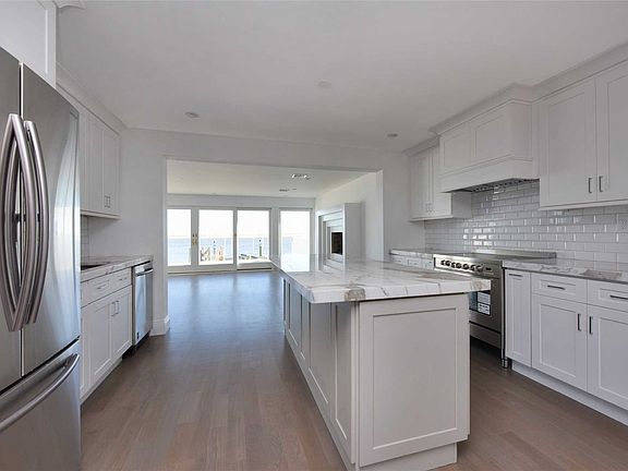 4th image of 3983 Greentree Dr