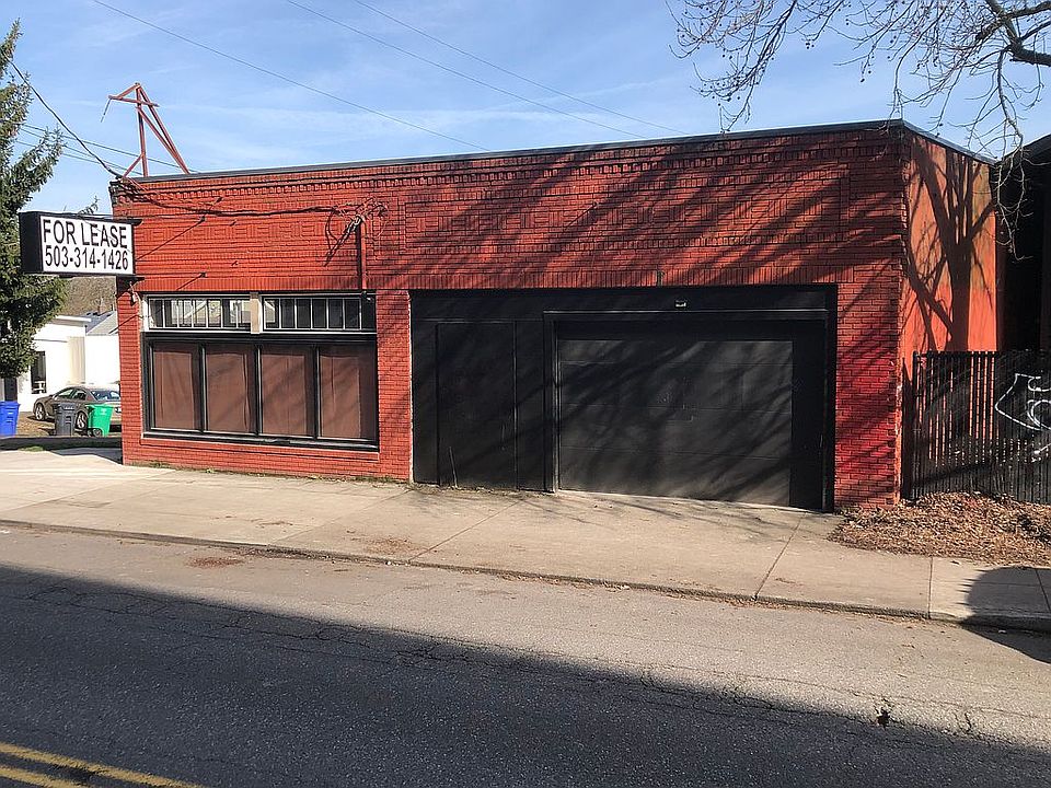 1st image of 4228 SE Milwaukie Ave