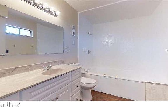 4th image of 1108 Southampton Dr APT C