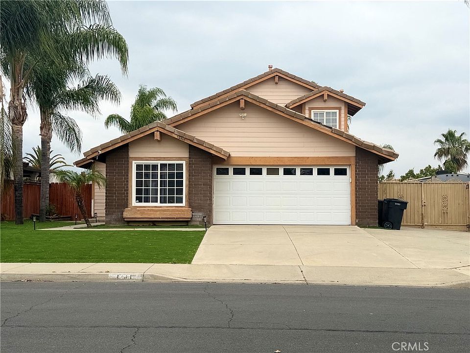 1st image of 32445 Skylark Dr