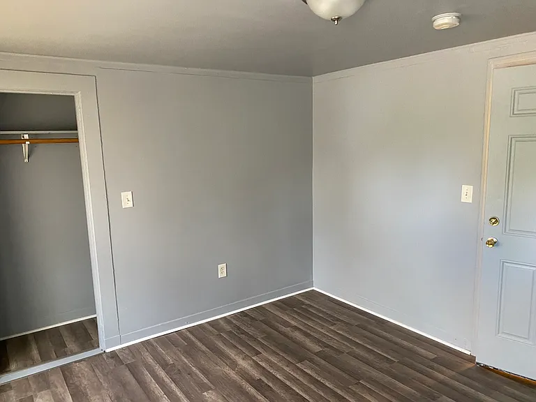 277 Scofield Ave #8 — Photo 5