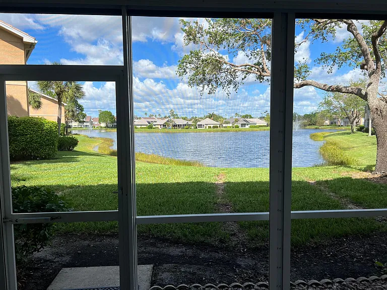 Lanai lake view