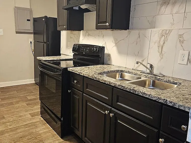 700 Neal St NW #3 — Photo 8