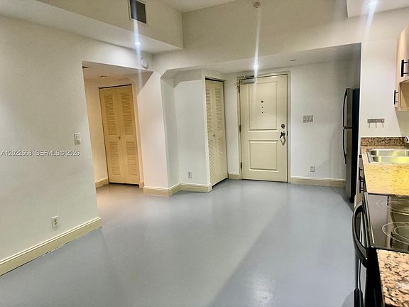 4th image of 111 E Flagler St APT 702