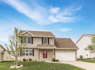 8339 Dakota Dr, West Des Moines, IA 50266