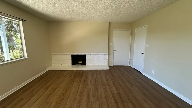 2727 Bayshore Ave — Photo 6