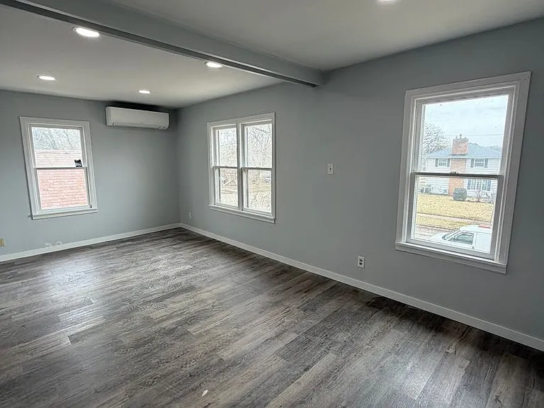 806 S 16th St — Photo 3