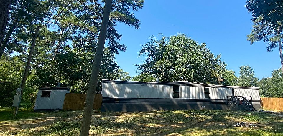 1st image of 233 Lynn Dr