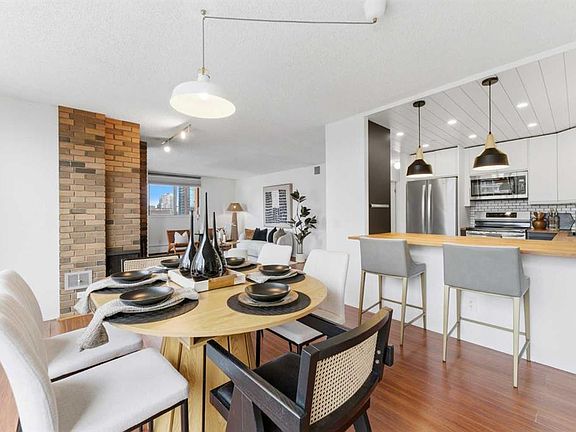 4th image of 1020 NE 14th Ave SW #604