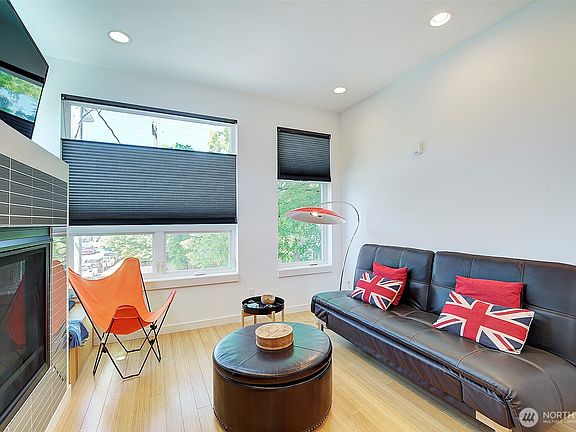 3rd image of 3444 California Avenue SW