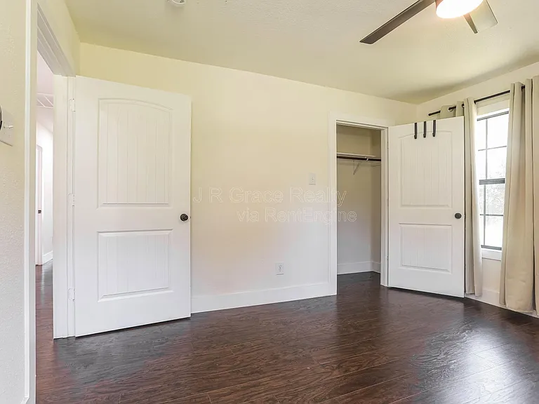 1324 Cherry St — Photo 8