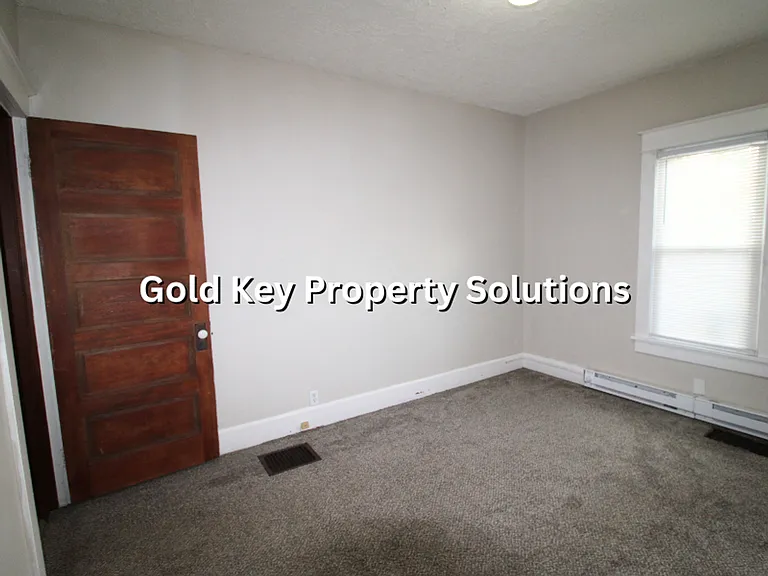815 N Elm St — Photo 17