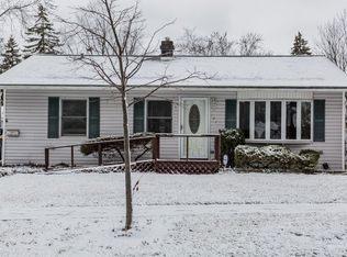 101 Grow Ln, Streamwood, IL 60107