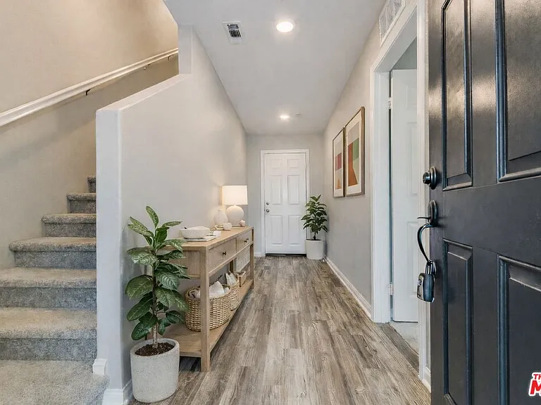 713 Daniel Freeman Cir — Photo 5