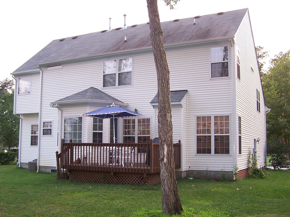 Exterior Rear 