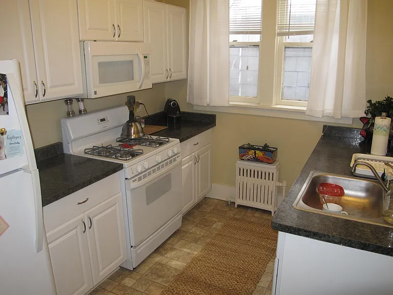 43 Vick Park #4 — Photo 4