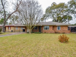 910 W 30th St, Houston, TX 77018