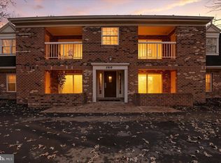 5819 Cove Landing Rd APT 303, Burke, VA 22015