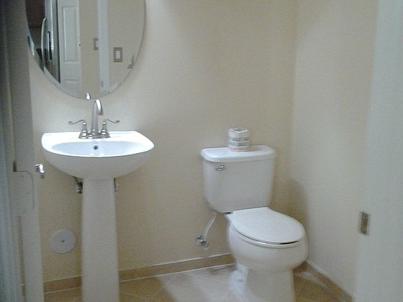 1/2 Bathroom