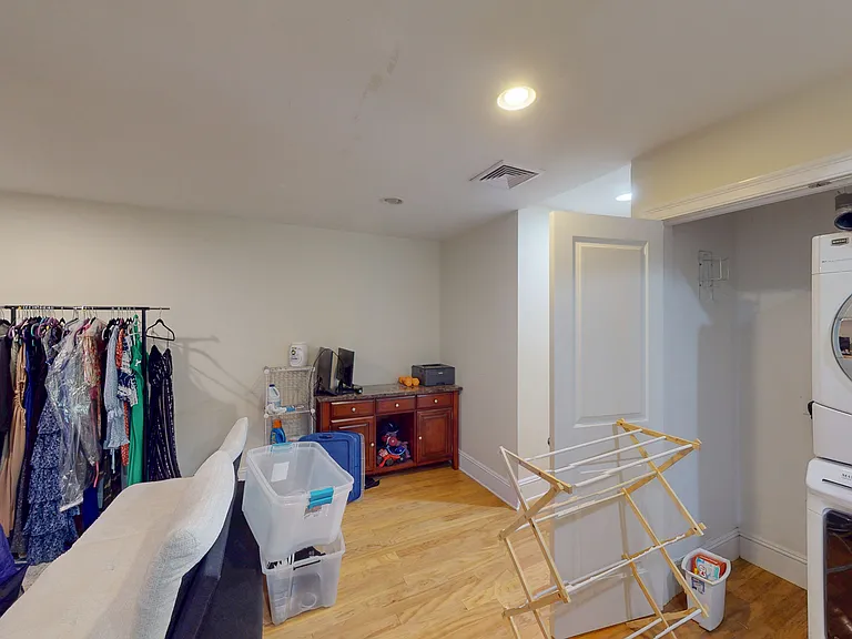 15 M St #1 — Photo 16