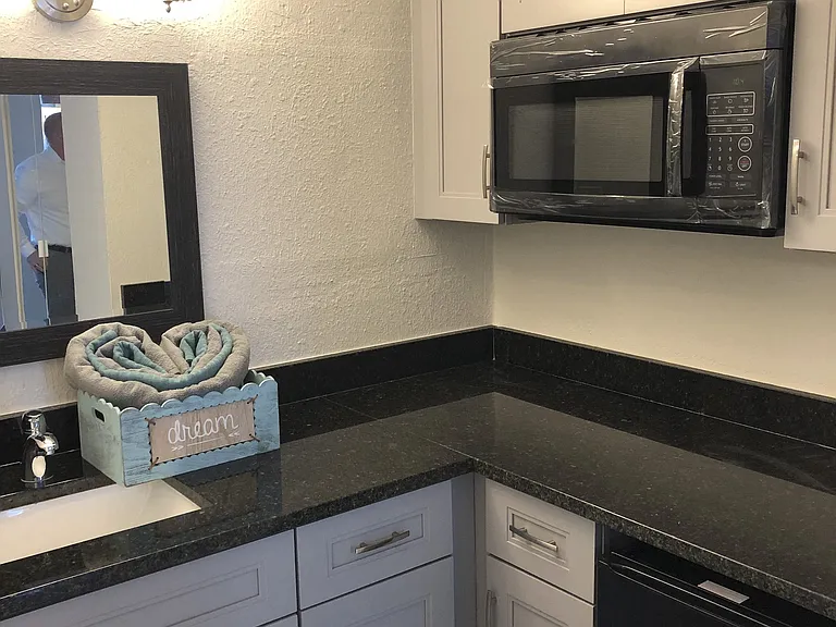 Colonial Drive Apartments — Photo 19