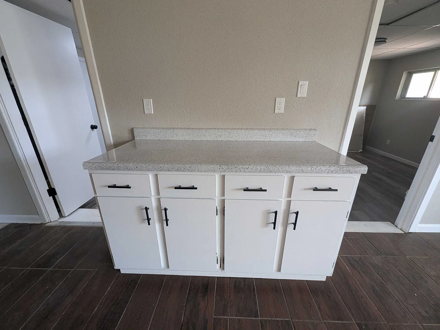 4 bed, 1256 sqft, $1,695 — Photo 4