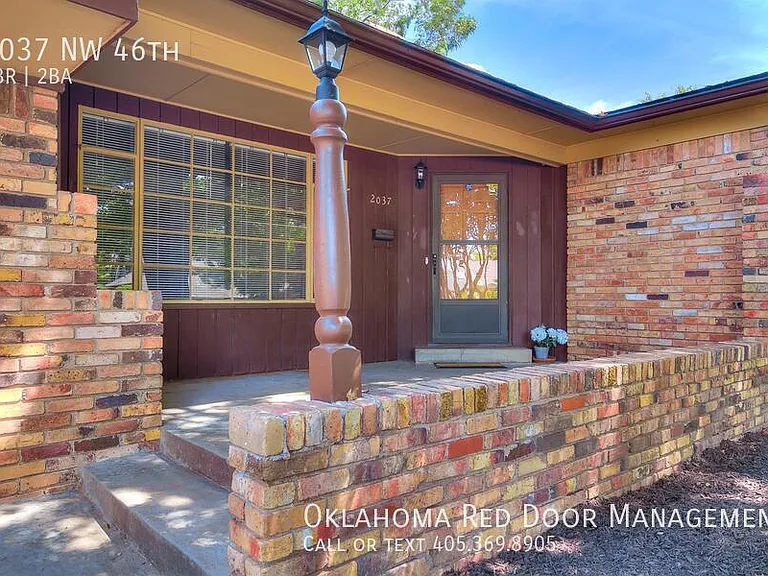 2037 NW 46th St — Photo 11