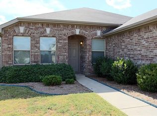 1914 Castaway Dr, Grand Prairie, TX 75051