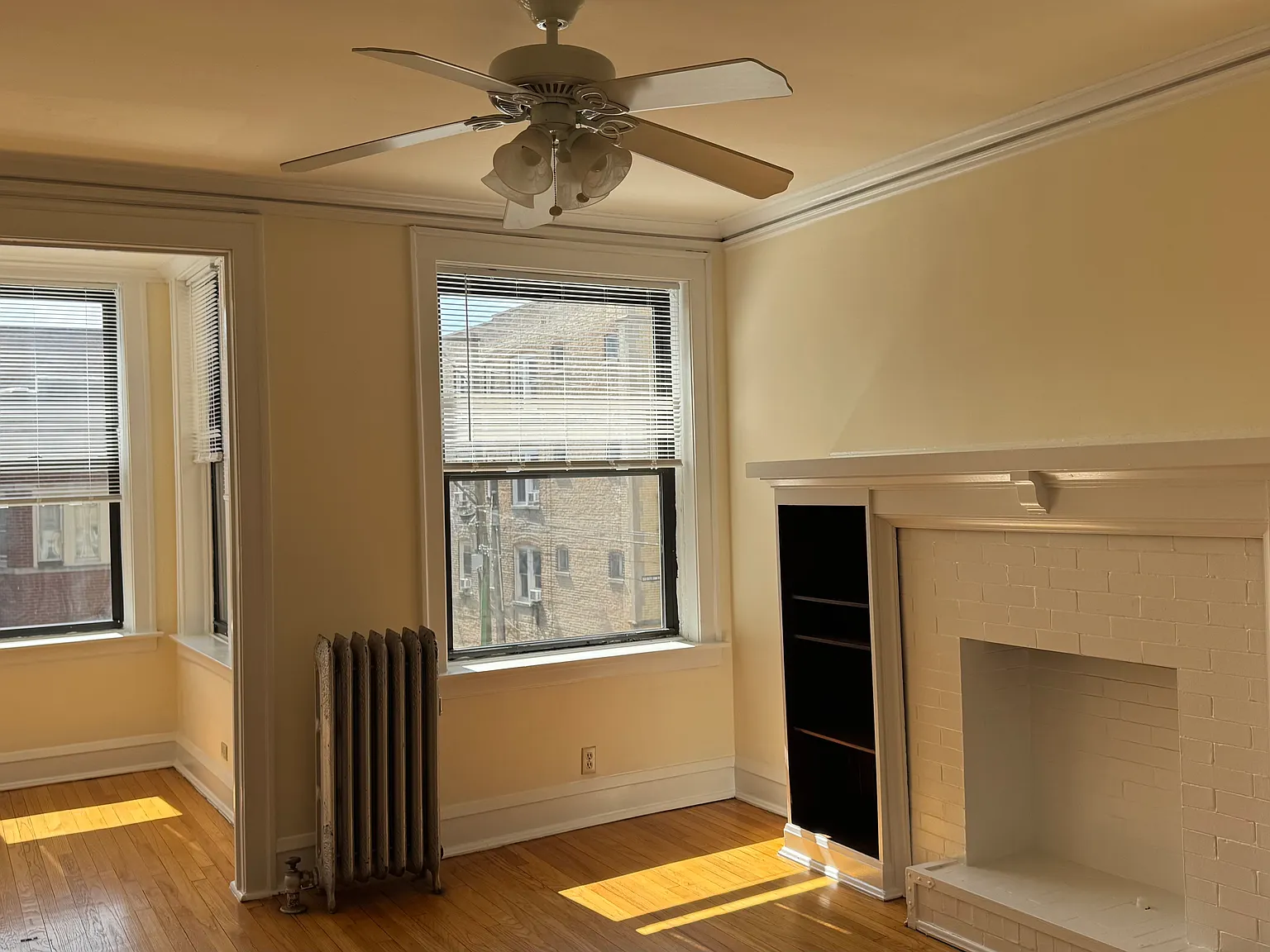 1 bed, 900 sqft, $1,600 — Photo 4