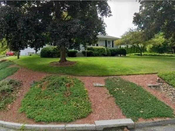 16 Everton Ave, Worcester, MA 01604