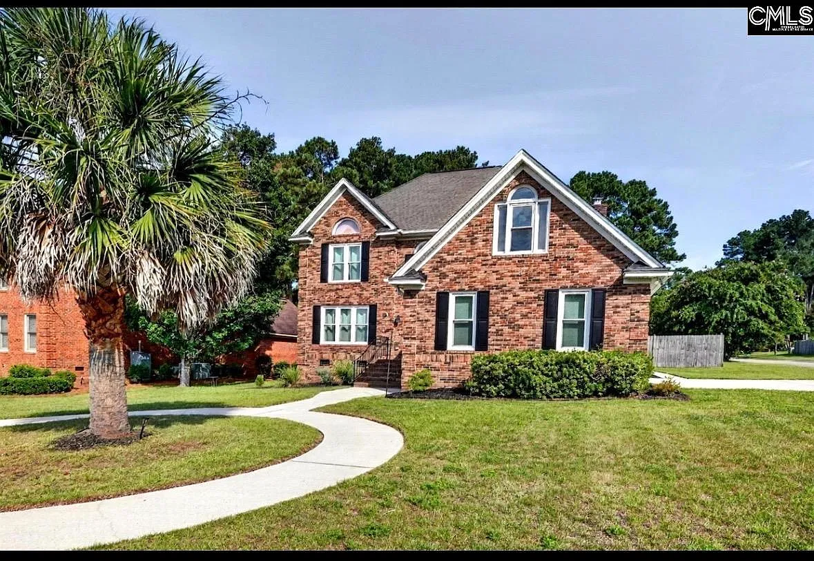 4 bed, 2384 sqft, $2,600 — Photo 1