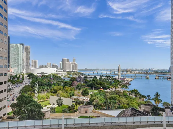 325 Biscayne Blvd #1520, Miami, FL 33131
