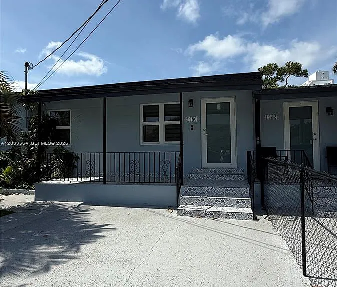 1380 SW 20th St #1380 — Photo 2