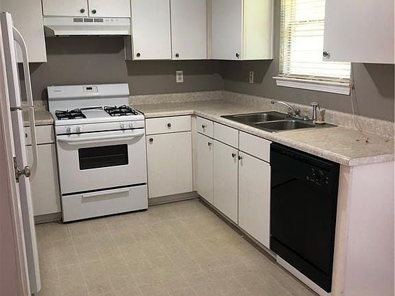 2nd image of 6195 Idlewood Cir