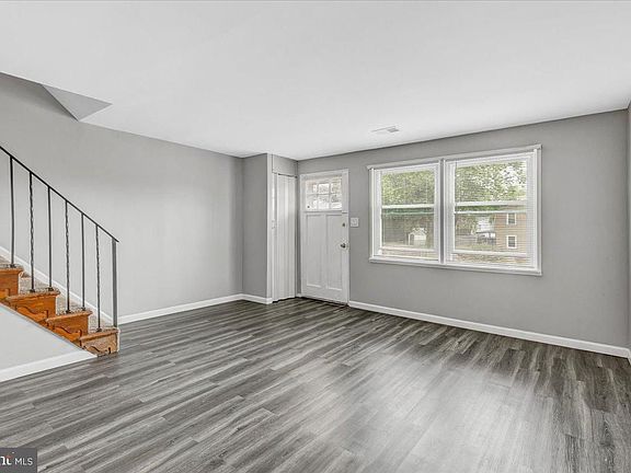 4th image of 1642 Wentworth Ave