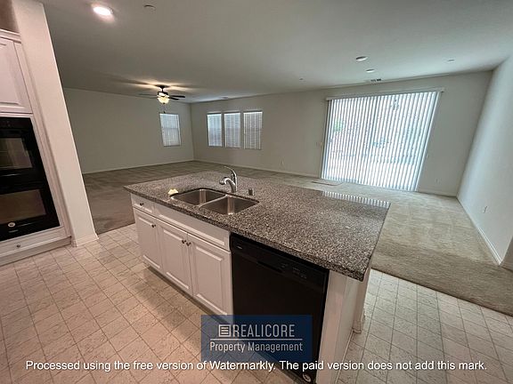 4th image of 21008 Center St