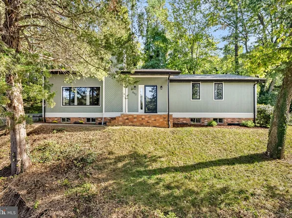 862 Carrier Dr, Strasburg, VA 22657