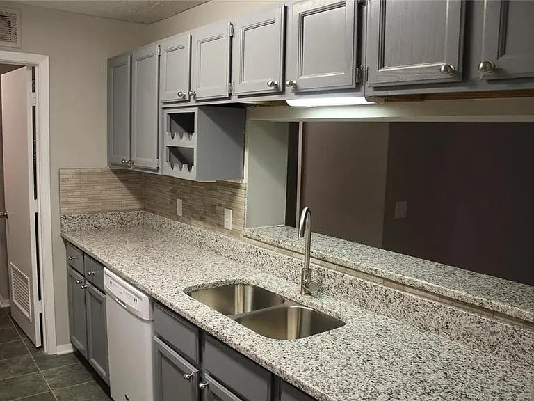 204 Warm Springs Cir — Photo 4