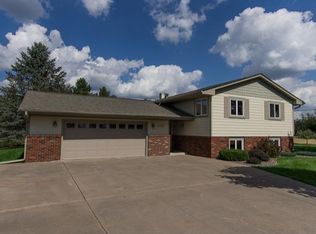 9100 182nd St N, Forest Lake, MN 55025