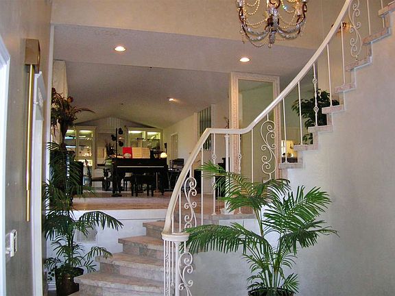 5th image of 605 Camino Cielo