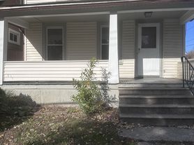 4704 Behrwald Ave, Cleveland, OH