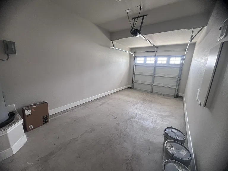 6302 Melanzane Ave #1 — Photo 20