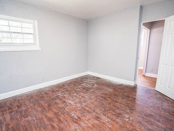 4th image of 2323 12th St S APT 3