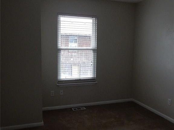 5th image of 428 Benlea Cir