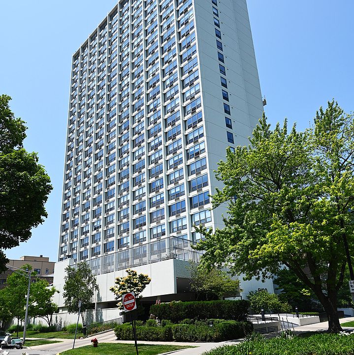 1st image of 5100 N Marine Dr APT 9B
