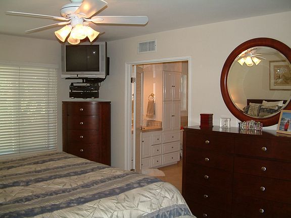 3rd image of 45 E Briarwood Ln