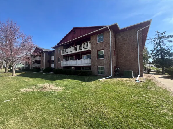 7815 Douglas Ave APT 101, Urbandale, IA 50322
