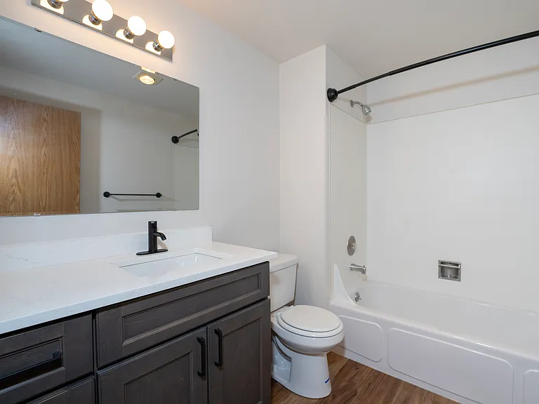 1 Bed 1 Bath W/ Patio - 740 Sq Ft 1 Bed 1 Bath W/ Patio - 740 Sq Ft